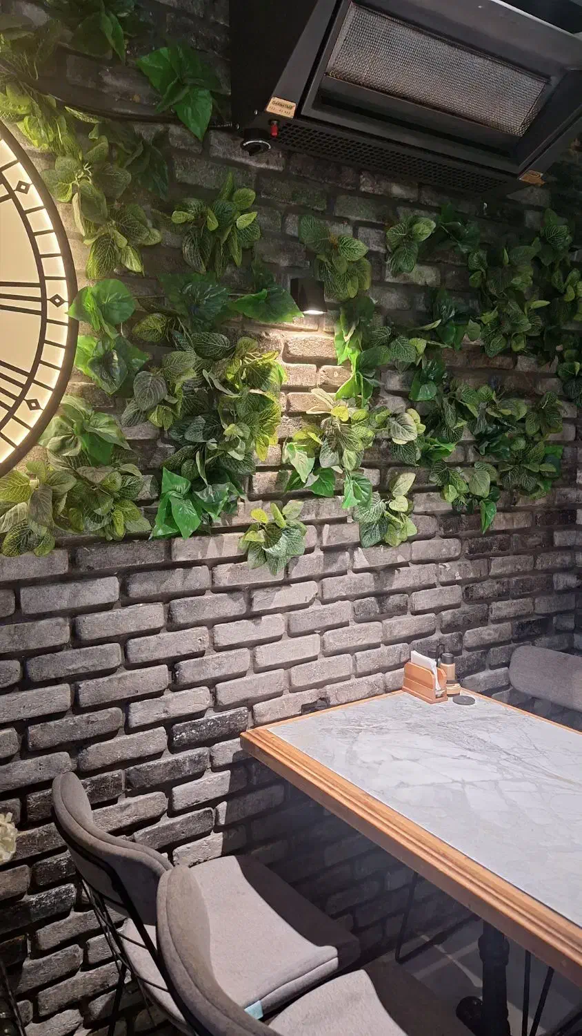 استخدام باریستا آقا شیفت عصر و سالن کار خانم صبح|استخدام خدمات فروشگاه و رستوران|رشت, گلسار|دیوار