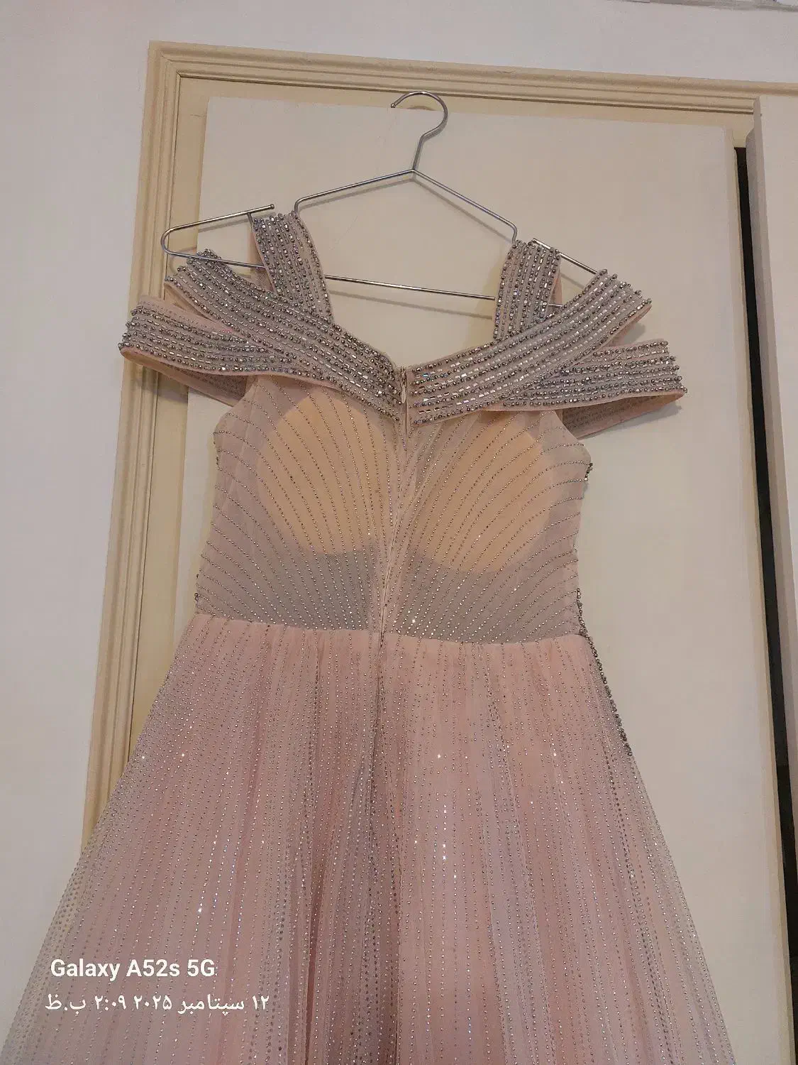 لباس مجلسی|لباس|شیراز, سینما سعدی|دیوار