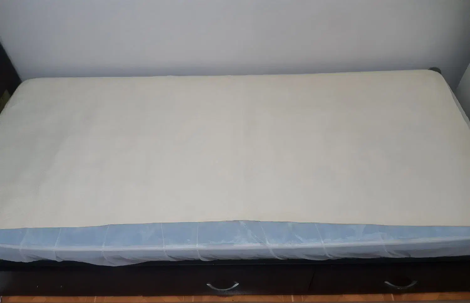 تخت یکنفره با تشک|تخت و سرویس خواب|سیاهکل, |دیوار