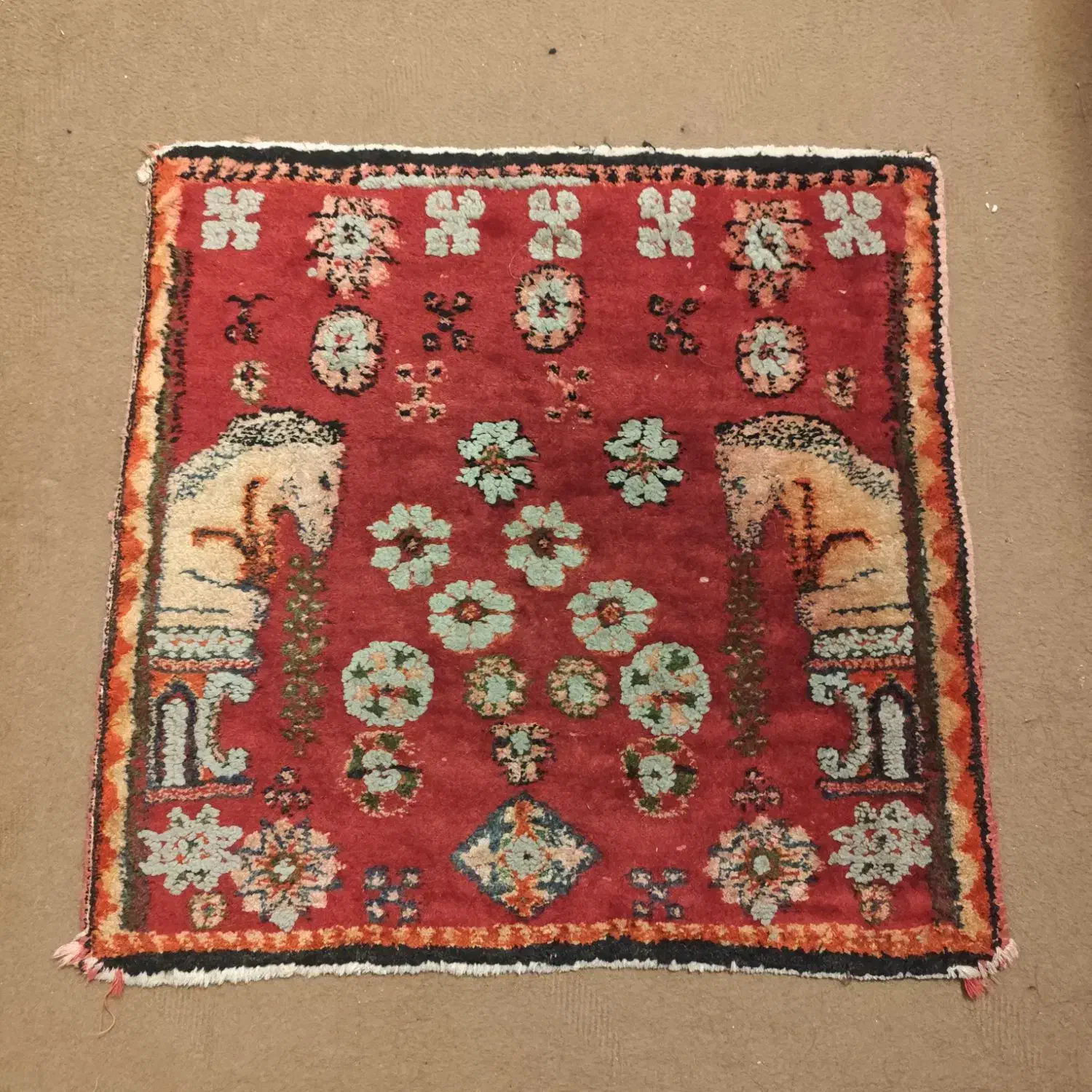 قالیچه قدیمی|کلکسیون اشیاء عتیقه|شیراز, چنچنه|دیوار