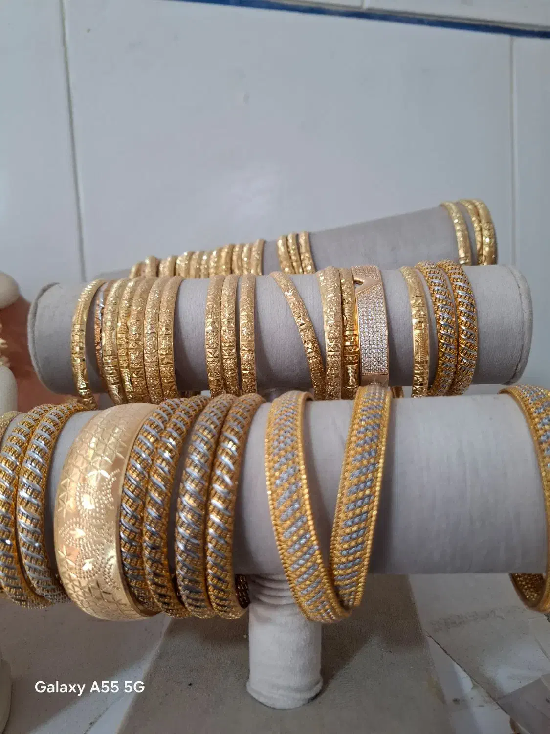 النگو وتک دست|بدلیجات|برخوار, |دیوار