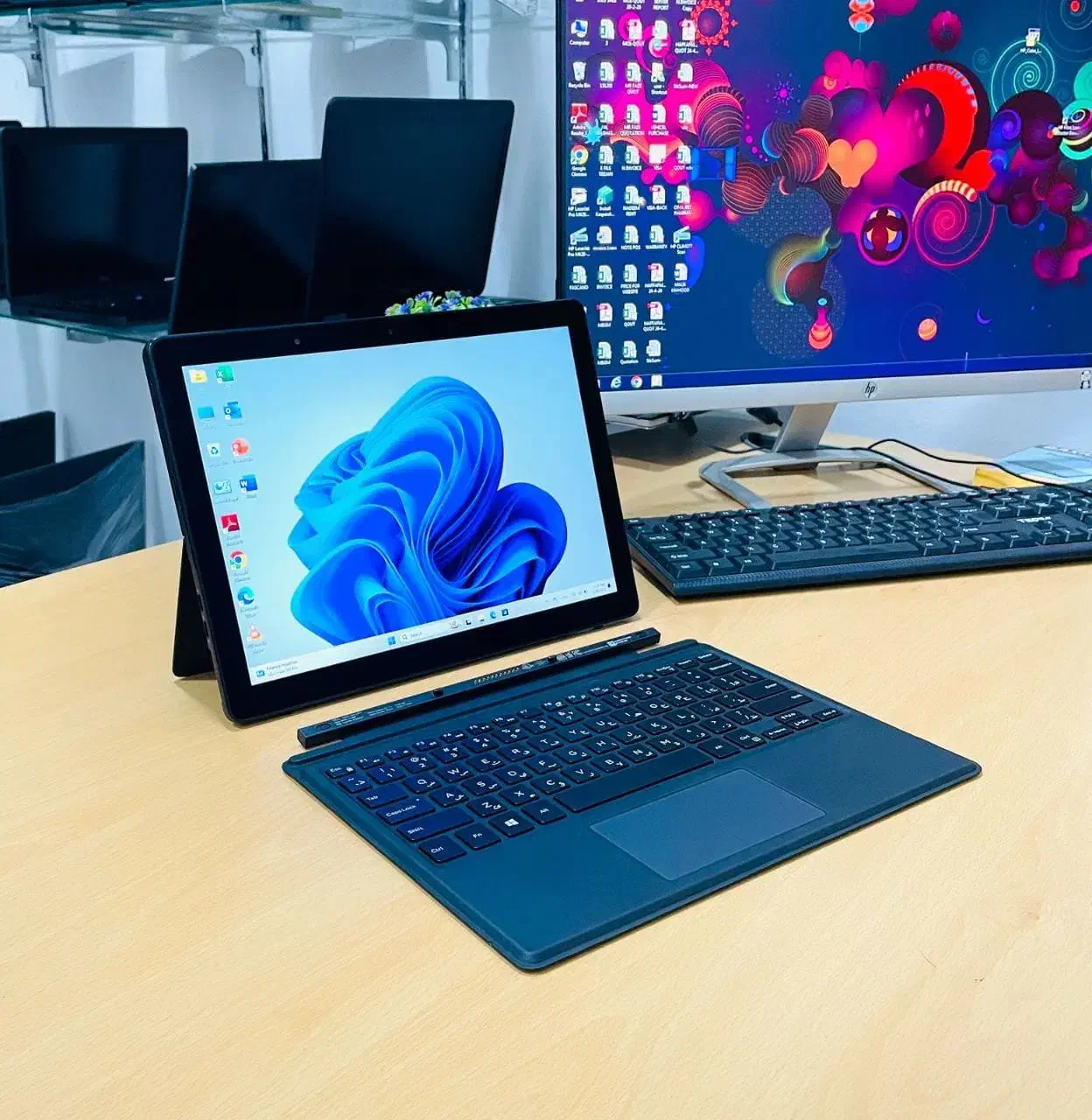 تعداد ۱۰ عدد سورفیس میکس|رایانه همراه|قم, چهل درخت‎|دیوار