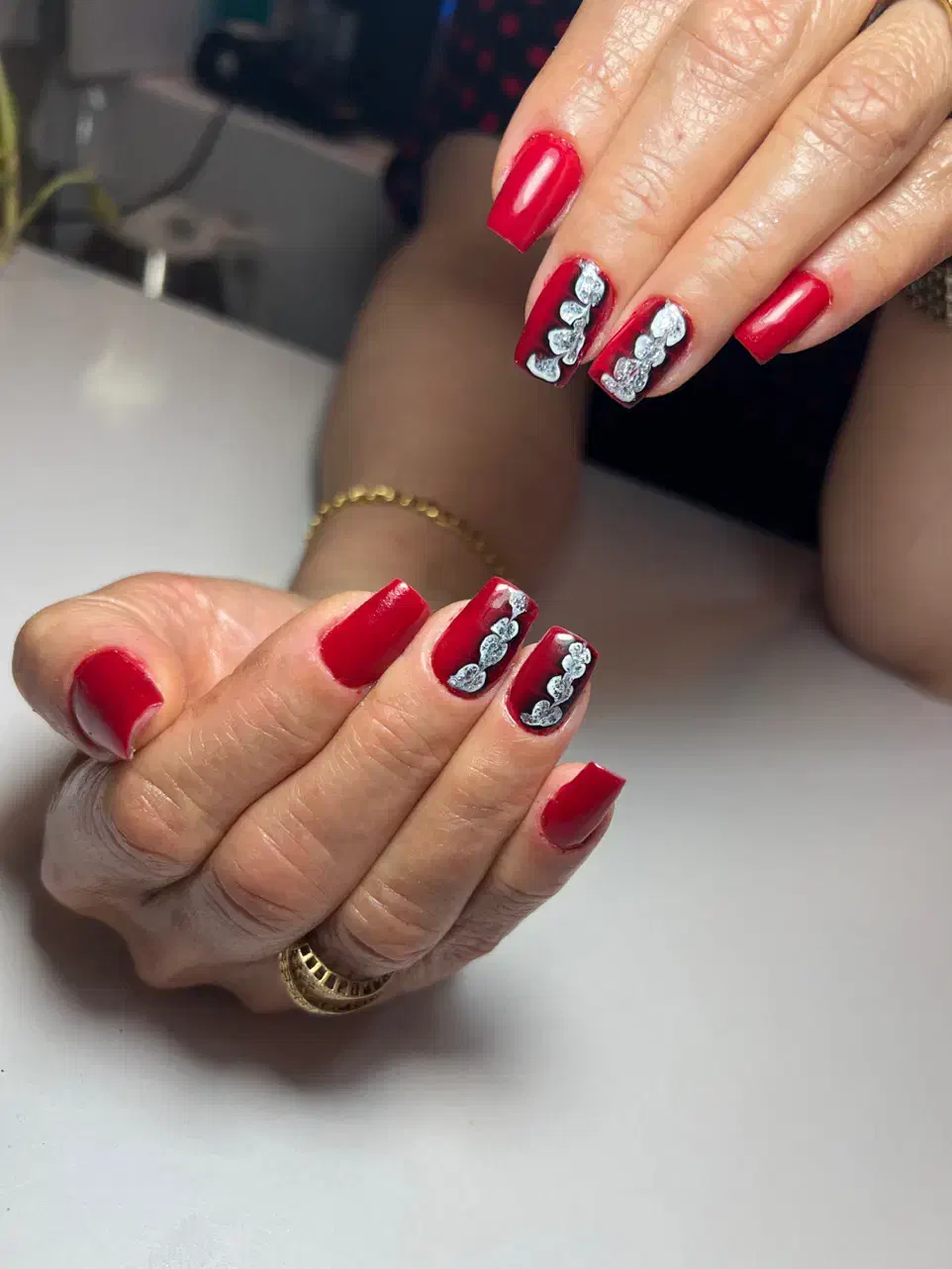 مدل برای کاشت ناخن|خدمات آرایشگری و زیبایی|فومن, |دیوار