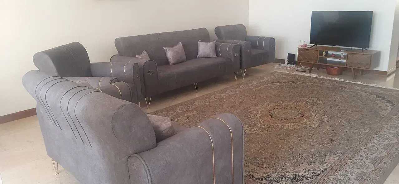 مبل ۷ نفره کاملا نو /فروش به علت جابجایی|مبلمان خانگی و میز عسلی|تهران, شهرک گلها|دیوار