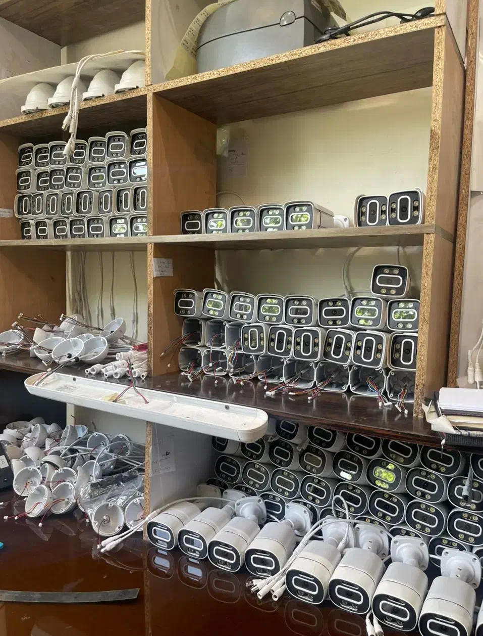 (دوربین مداربسته شبکه ای وایرلس با خدمات×|دوربین مداربسته|اصفهان, لاله|دیوار