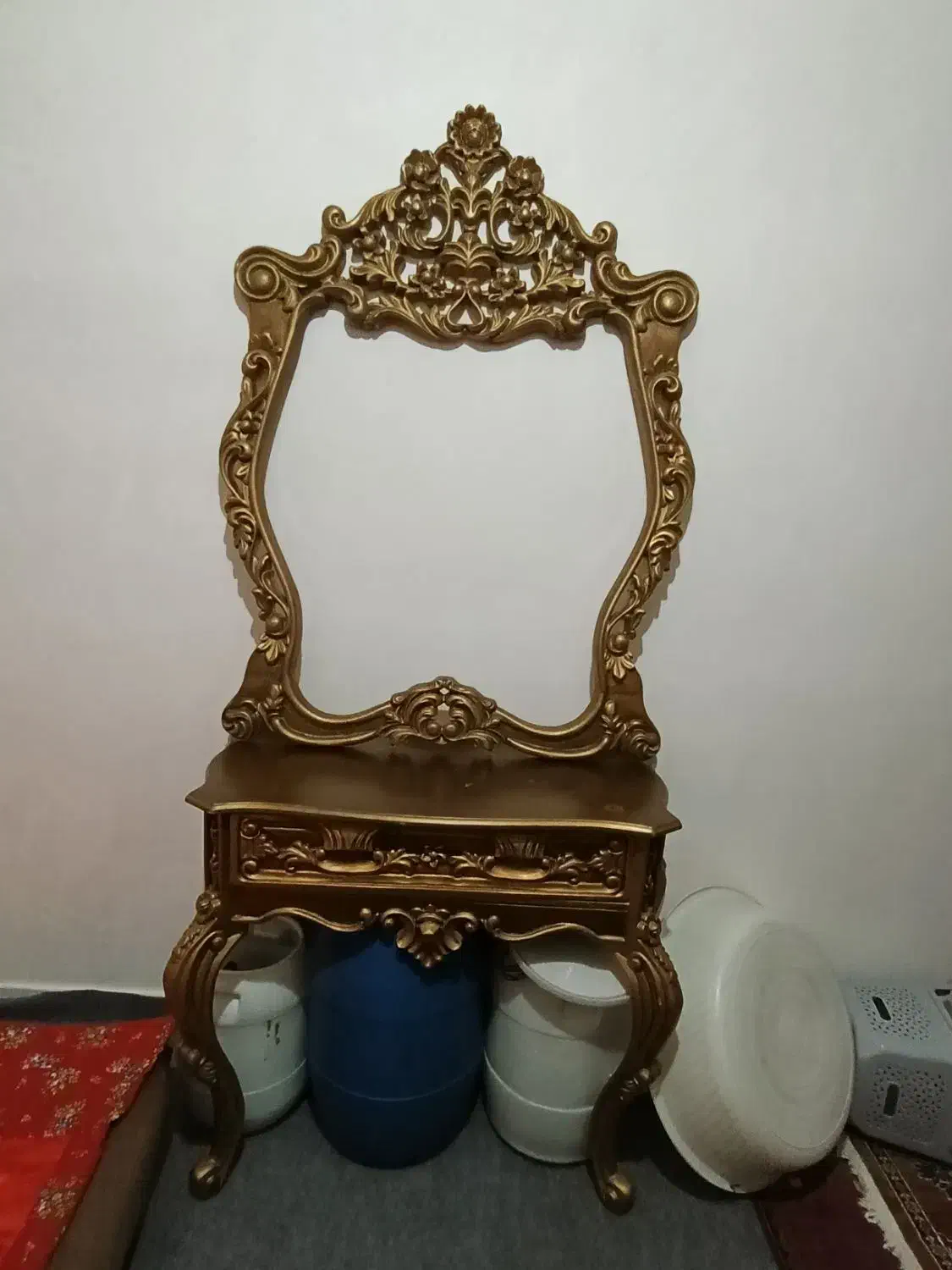 تخت و آینه سلطنتی|تخت و سرویس خواب|قرچک, زیبا شهر|دیوار