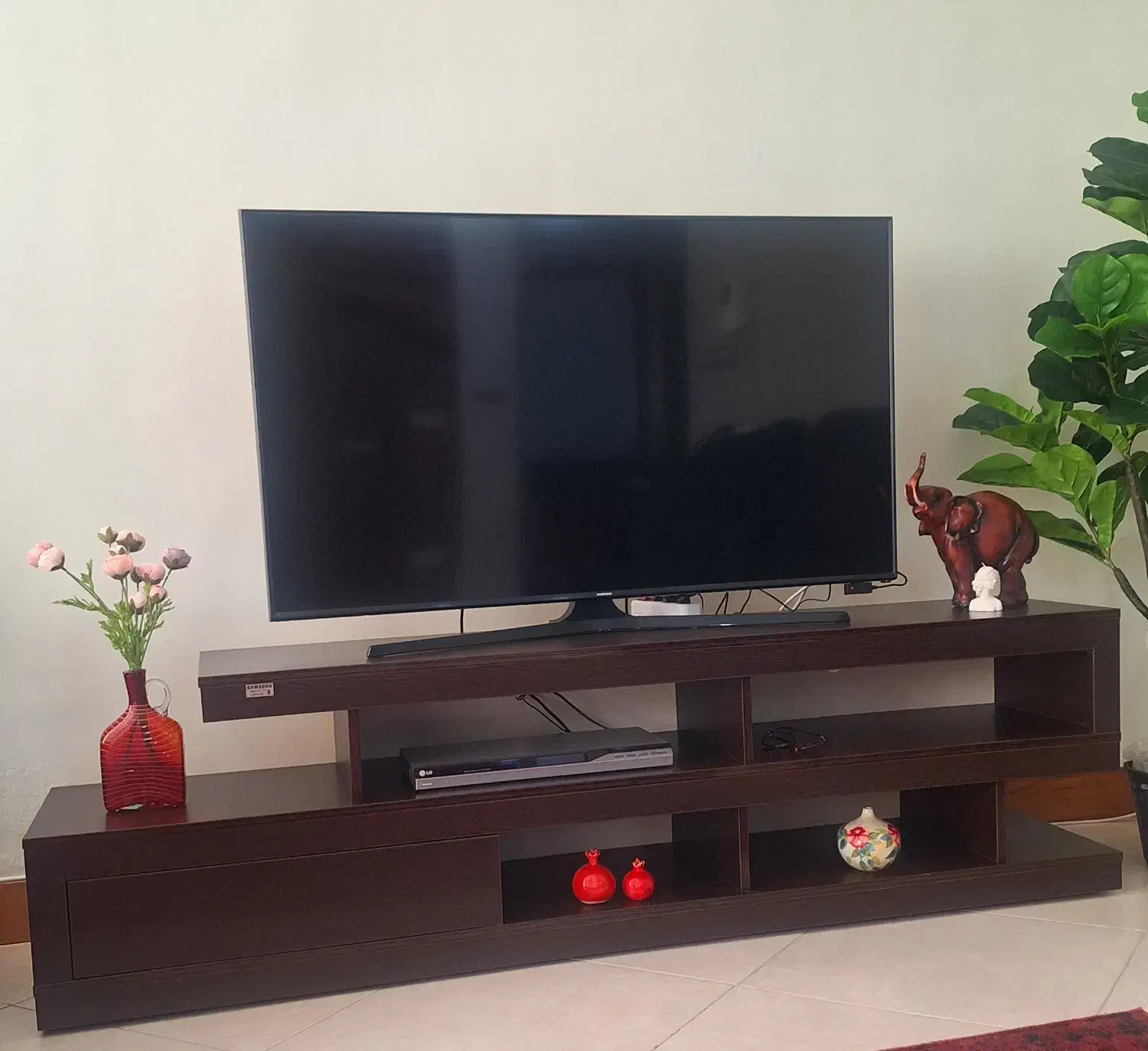 میز تلویزیون|میز تلویزیون|رشت, سیا اسطلخ|دیوار