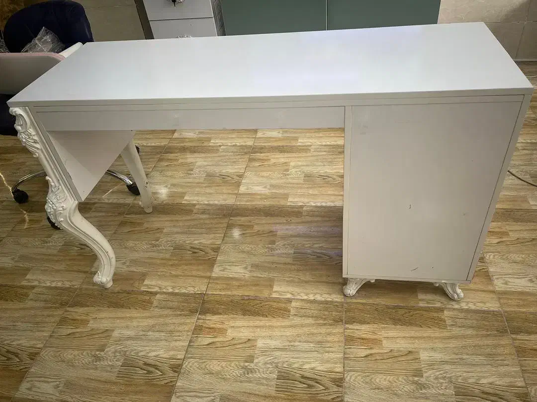 ۳عدد میز ناخن|آرایشگاه و سالنهای زیبایی|تیران, |دیوار