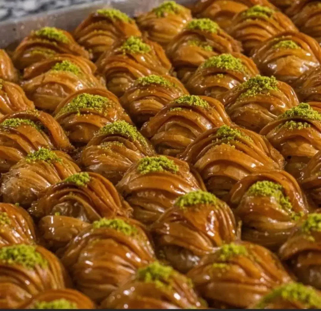 فروشنده قنادی خانم|استخدام خدمات فروشگاه و رستوران|اردبیل, |دیوار