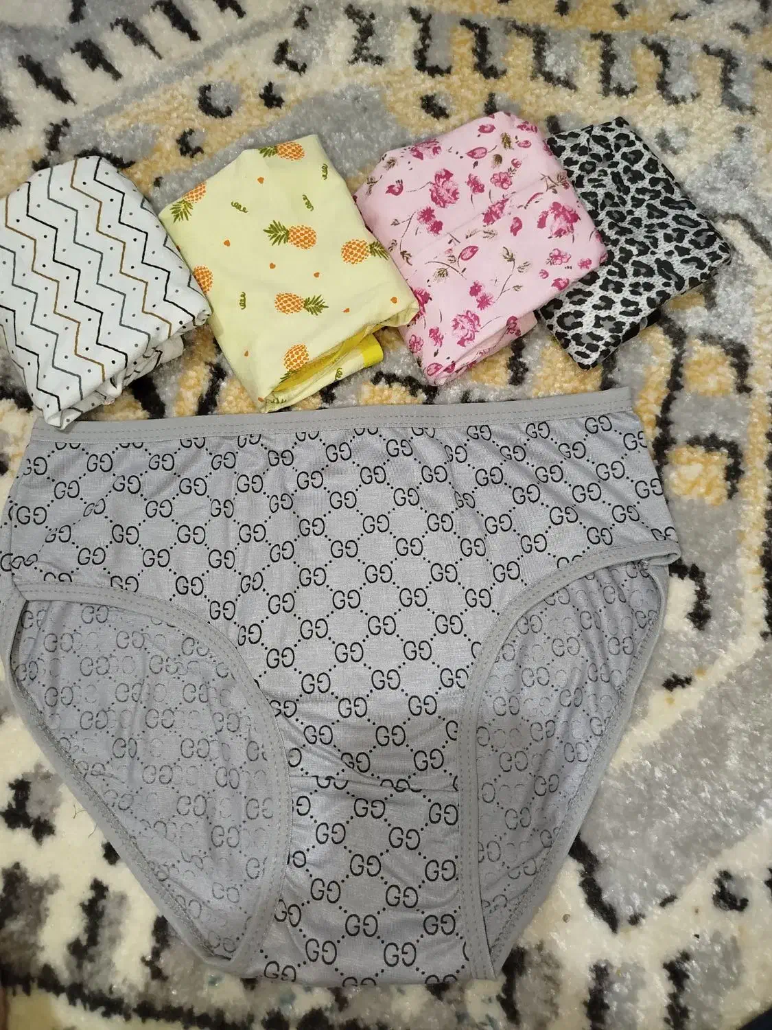 لباس زیر|لباس|چابهار, |دیوار