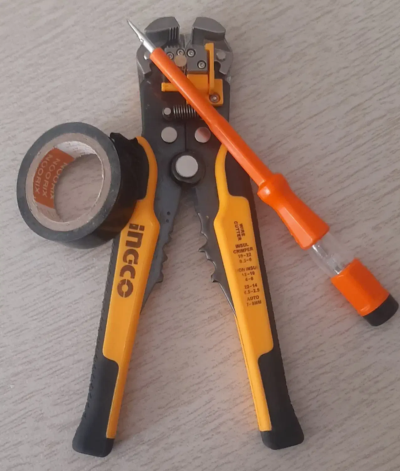 برقکار ساختمان برق کار|خدمات پیشه و مهارت|کوهدشت, |دیوار