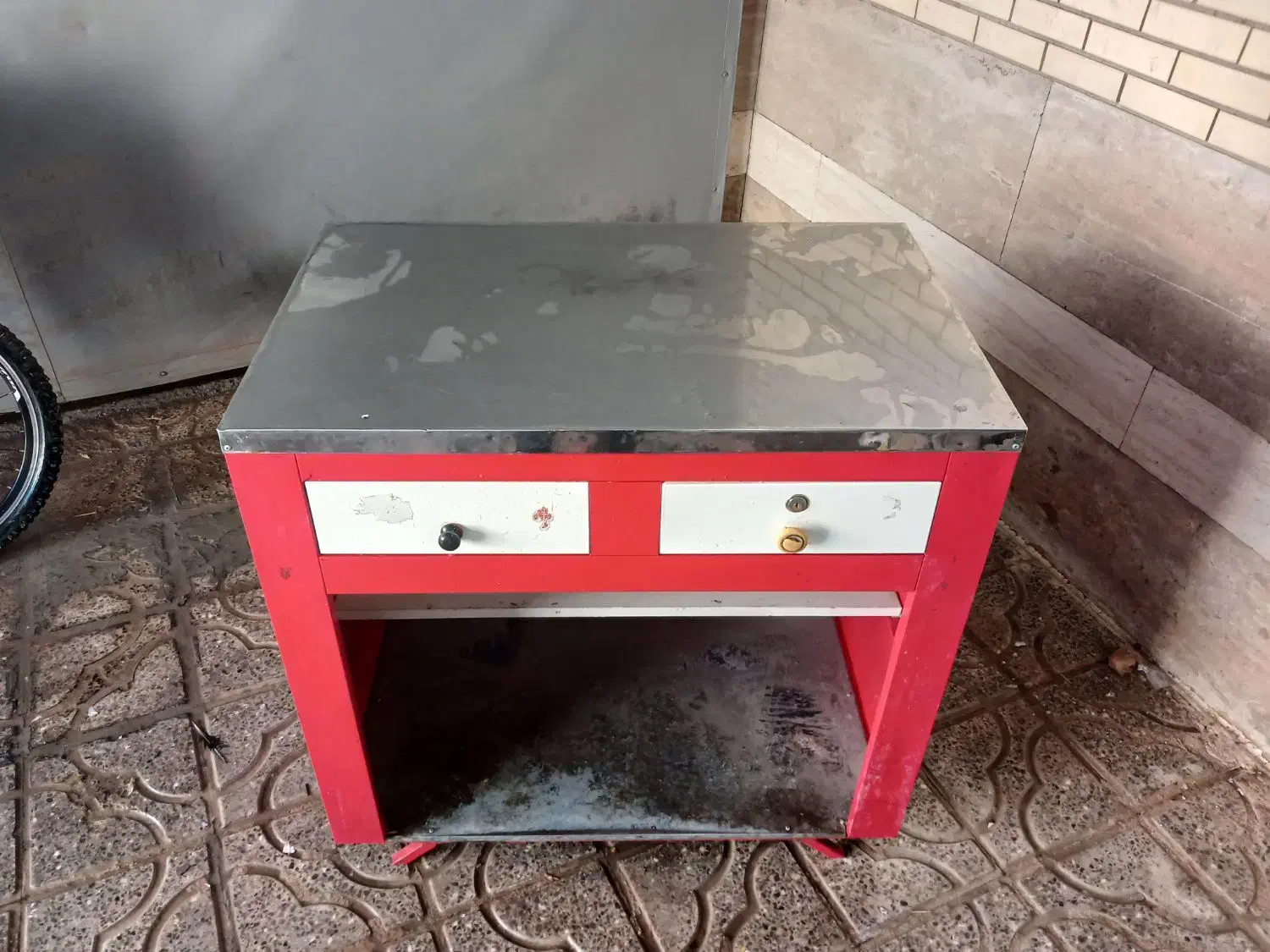 میز ویترین دار|فروشگاه و مغازه|آباده, |دیوار