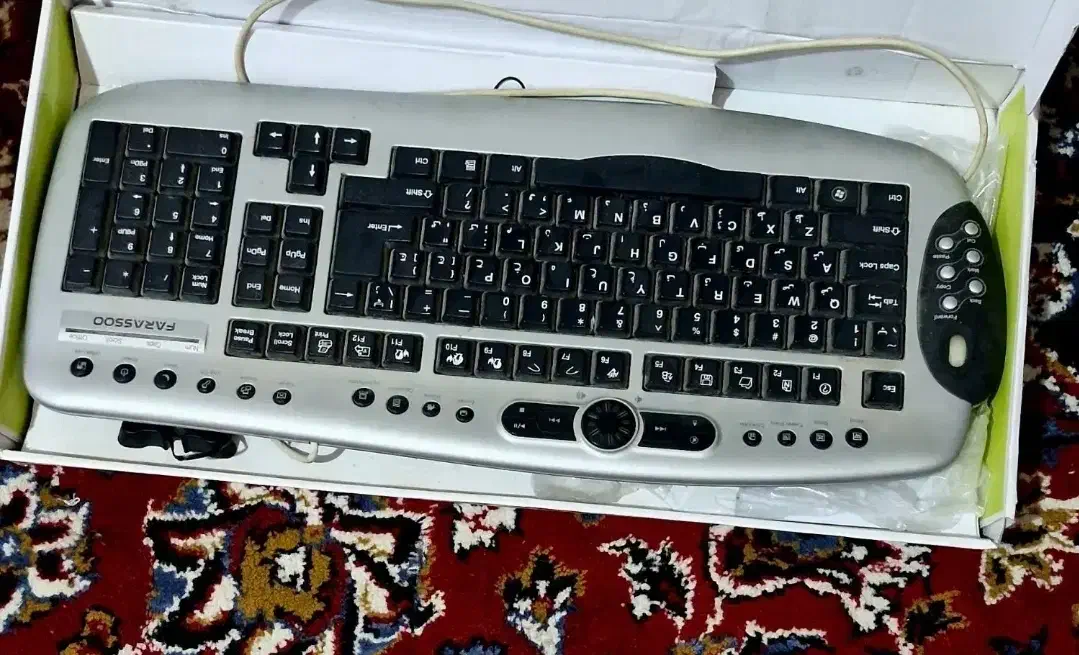 صفحه کلید کامپیوتر سیمی تقریبا نو|قطعات و لوازم جانبی رایانه|کرمان, |دیوار