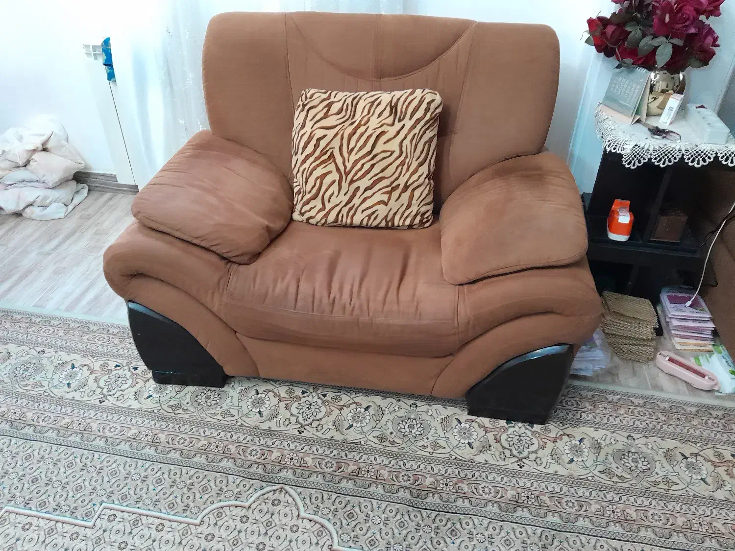 مبل ۷ نفره|مبلمان خانگی و میز عسلی|رشت, جهاد|دیوار