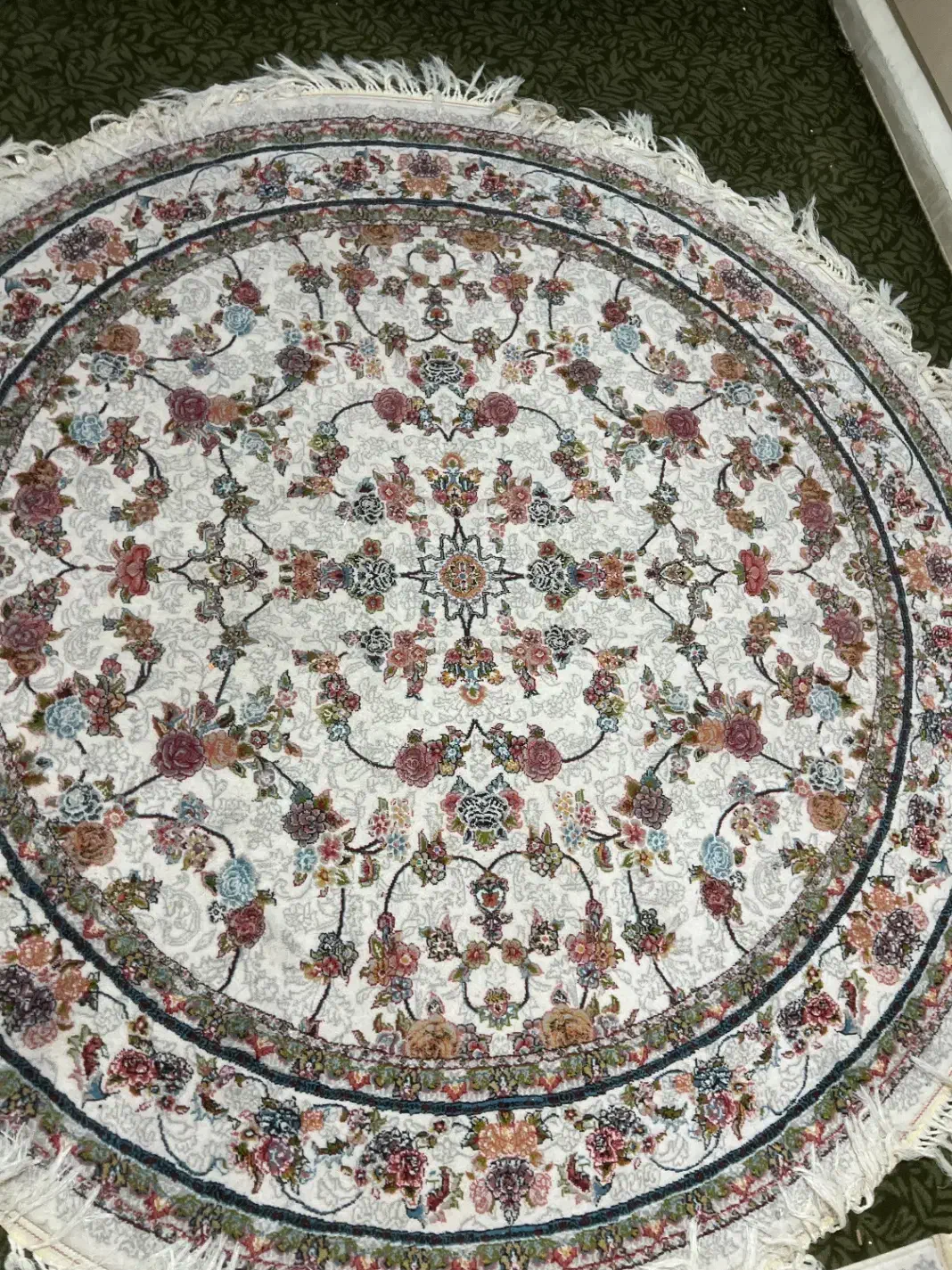 فرش|فرش|تهران, فلسطین (میدان انقلاب)|دیوار