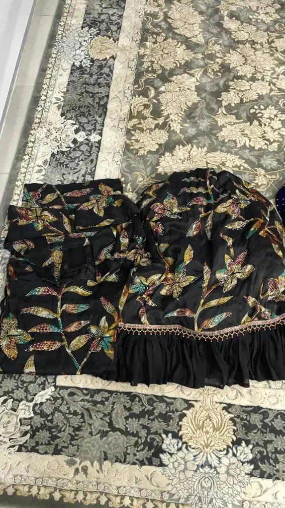 لباس مخمل|لباس|یاسوج, |دیوار