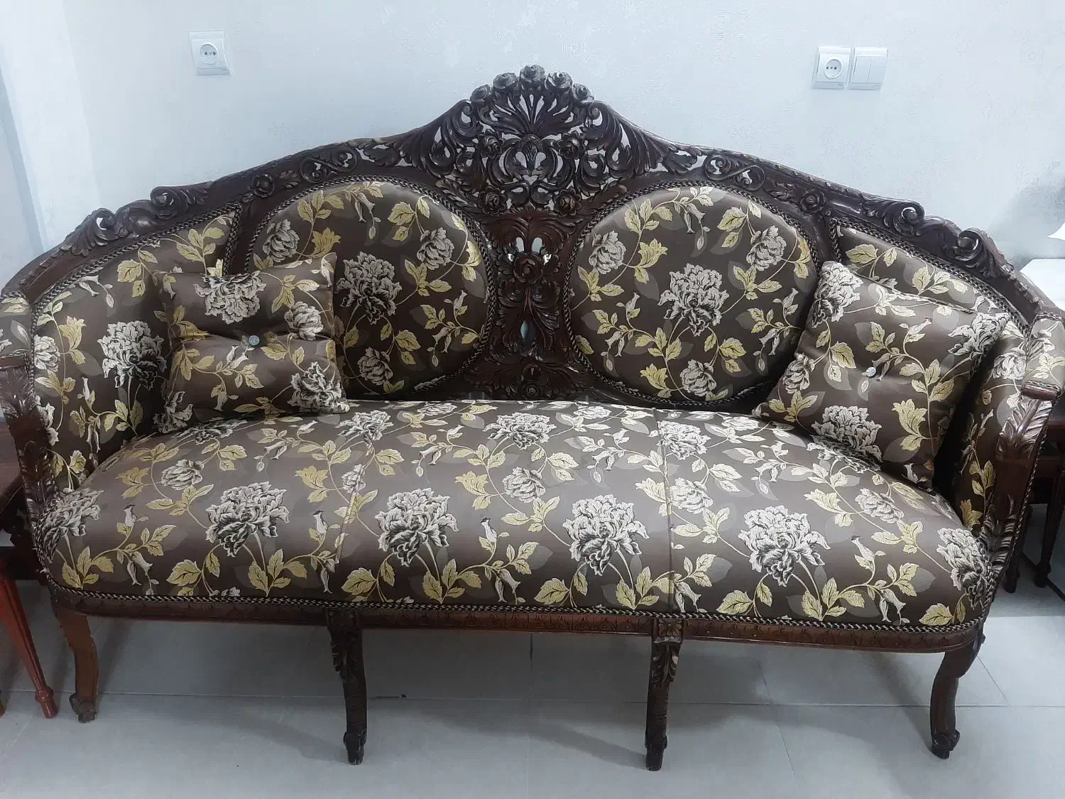 استیل سلطنتی ۹ نفره چوب گردو روکوبی جدید|مبلمان خانگی و میز عسلی|برخوار, |دیوار