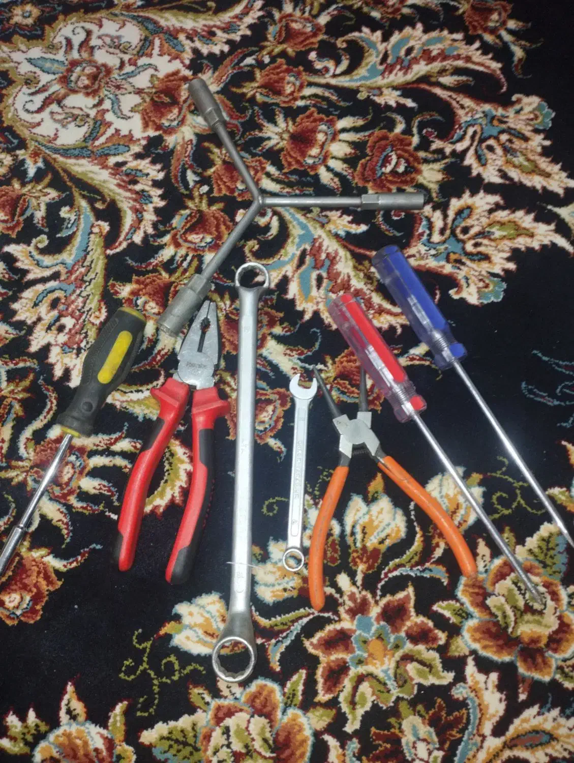 آچار|ابزارآلات|مرودشت, استادیوم‎|دیوار