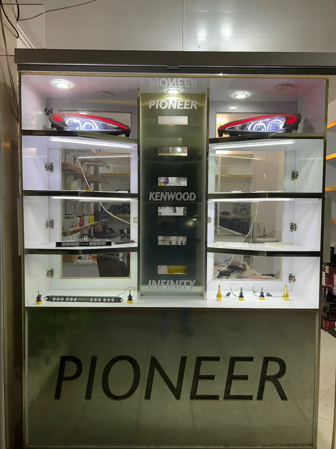 ویترین مغازه|فروشگاه و مغازه|لاهیجان, انقلاب|دیوار