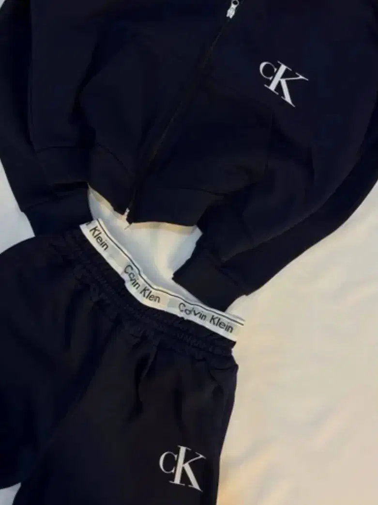 ست سویشرت شلوار ck|لباس|تهران,  امام زاده قاسم (نیاوران)|دیوار