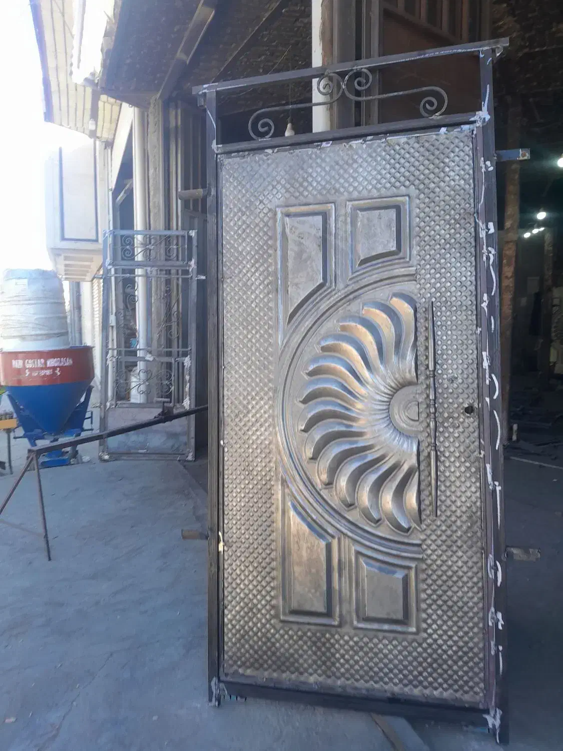 درب پنجره پیش ساخته جنس خوب .|مصالح و تجهیزات ساختمان|بروجرد, |دیوار