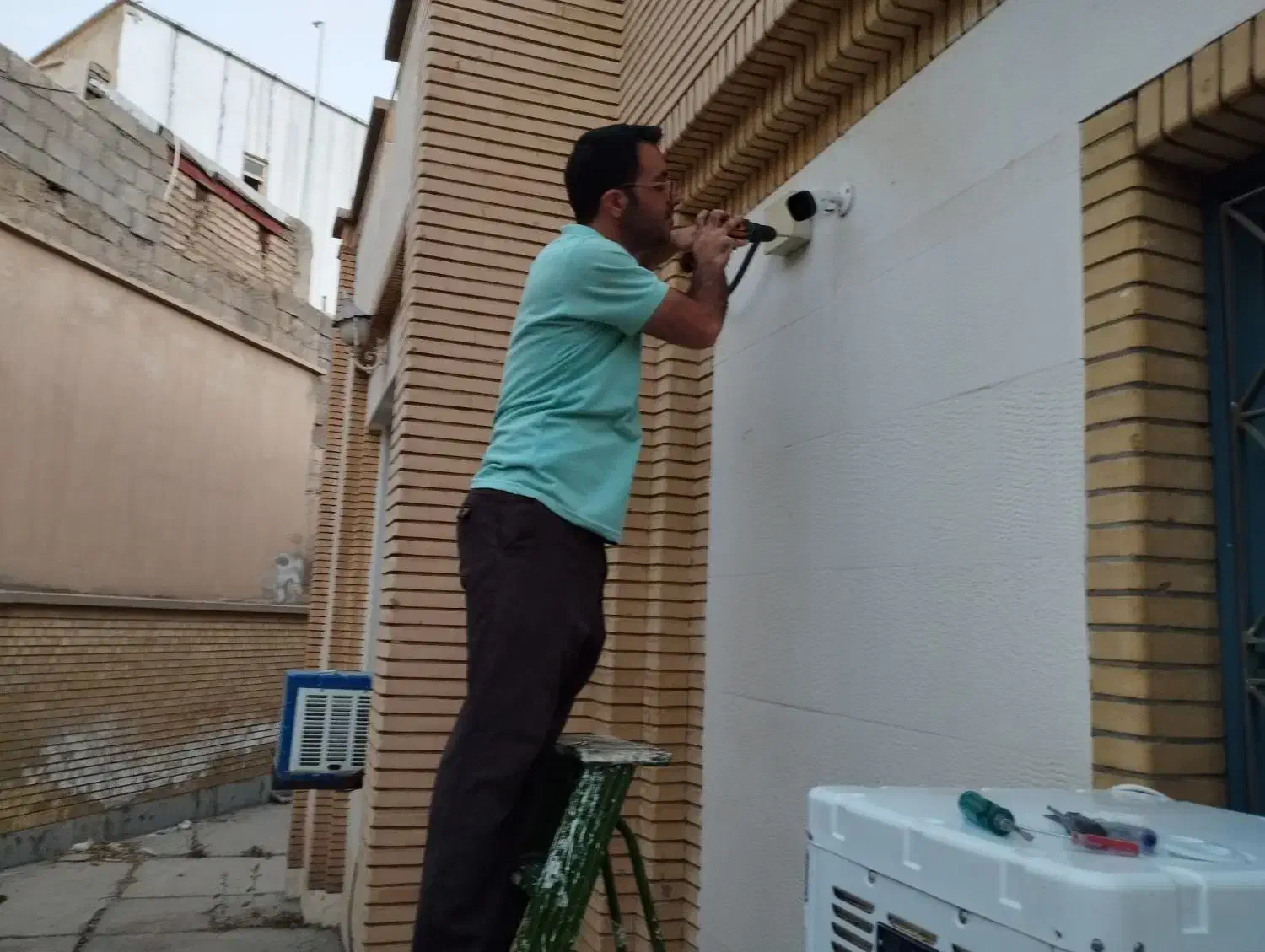 نصب و تعمیرات دوربین مداربسته ودزدگیرباهزینه پایین|دوربین مداربسته|تهران, سهروردی|دیوار