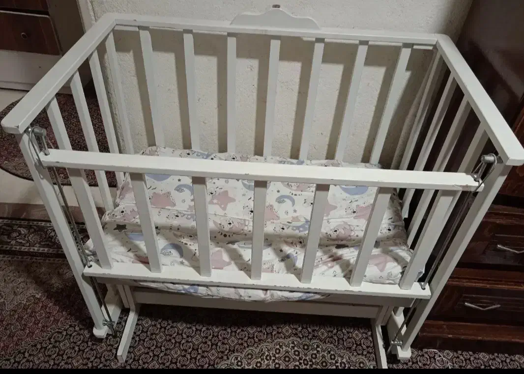 گهواره و کالسکه کریر همگی باهم یک میلیون و دویست|اسباب و اثاث بچه|سهند, |دیوار