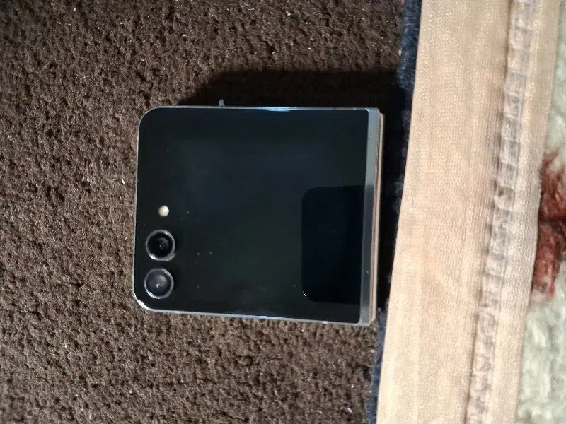 ال سی دی بیرونی z flip5|موبایل|ری, ظهیرآباد|دیوار