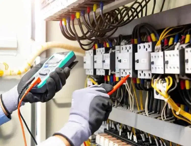 برق صنعتی برقکاری و نصب محافظ برق ۳فاز و تک فاز|خدمات پیشه و مهارت|رودسر, |دیوار