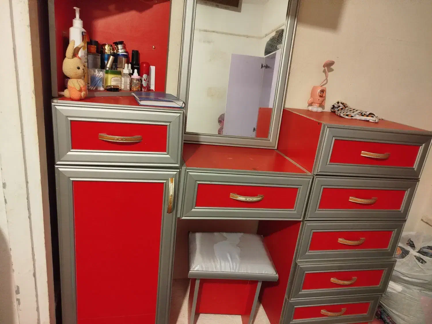 کمد دراور|جاکفشی، کمد، دراور|کنارک, |دیوار