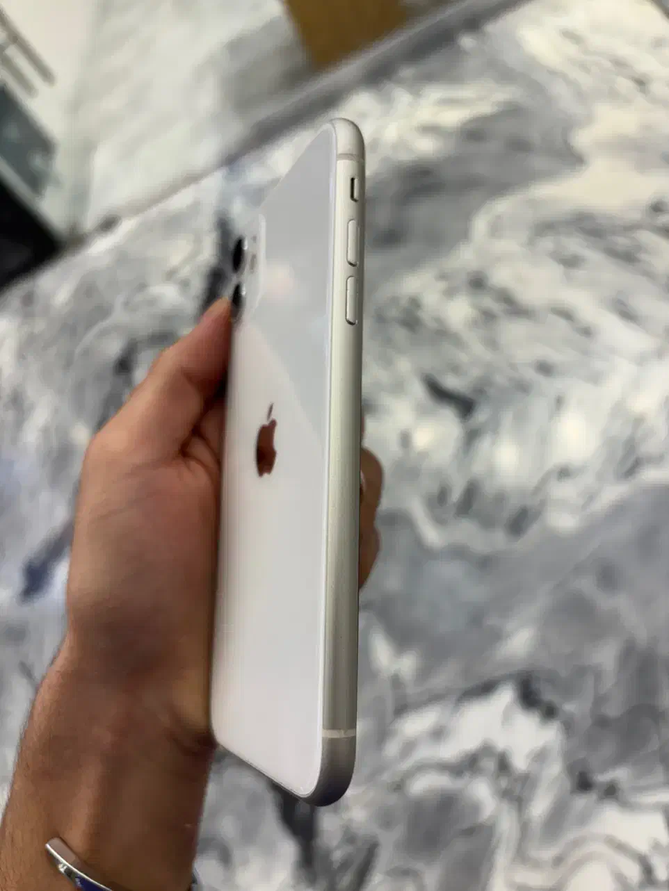 Iphone 11 Normal با حافظه 128|موبایل|تهران, صادقیه|دیوار