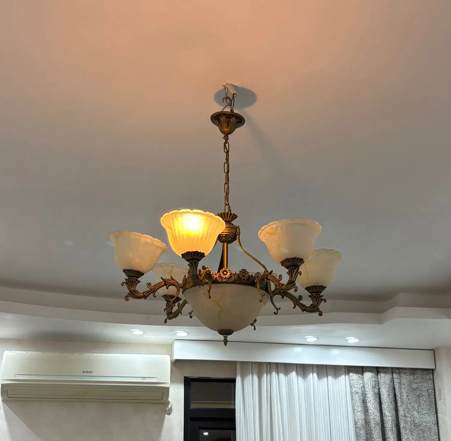 لوستر ۶ شاخه|لوستر و چراغ آویز|اهواز, کوروش|دیوار