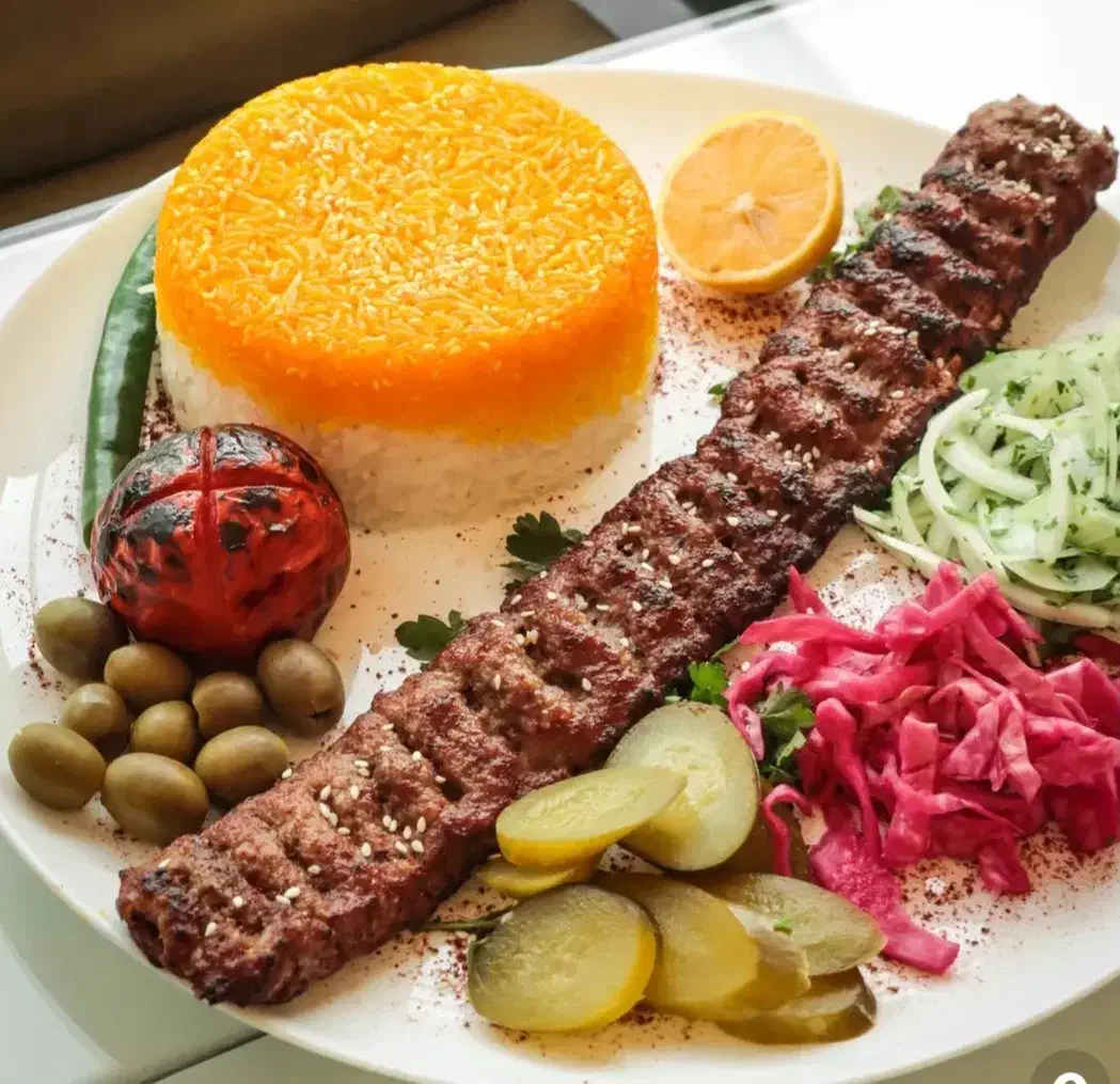 تعداد محدودی نیرو در کافه رستوران با/غذا/جای خواب|استخدام خدمات فروشگاه و رستوران|تهران, پاسداران|دیوار