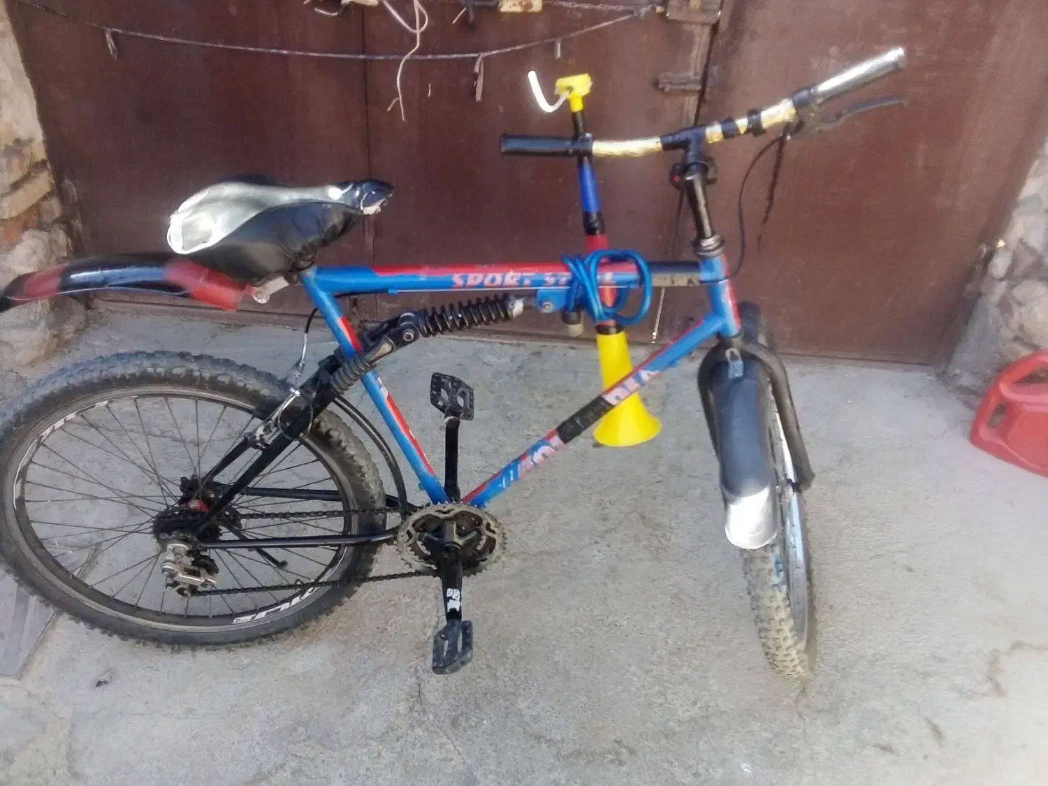 دوچرخه|دوچرخه، اسکیت، اسکوتر|شبستر, |دیوار