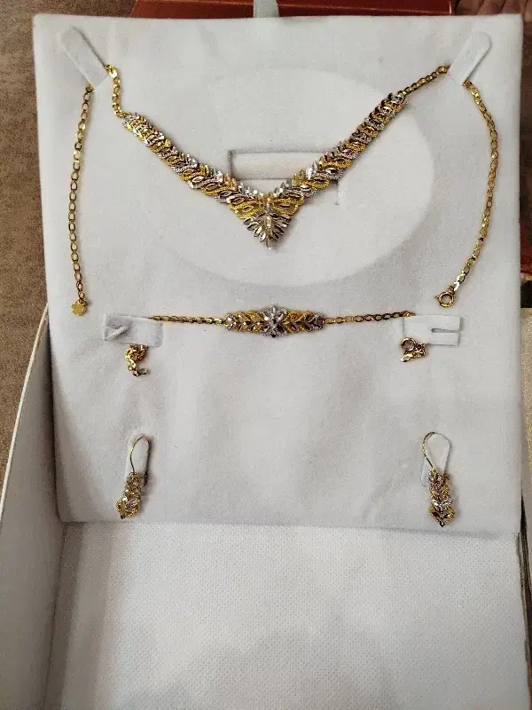 سرویس طلا نو|جواهرات|رشت, فرزانه|دیوار