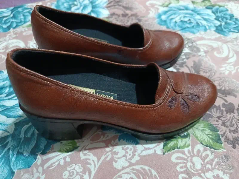 کفش زنانه نو|کیف، کفش، کمربند|شیراز, کوشک میدان|دیوار