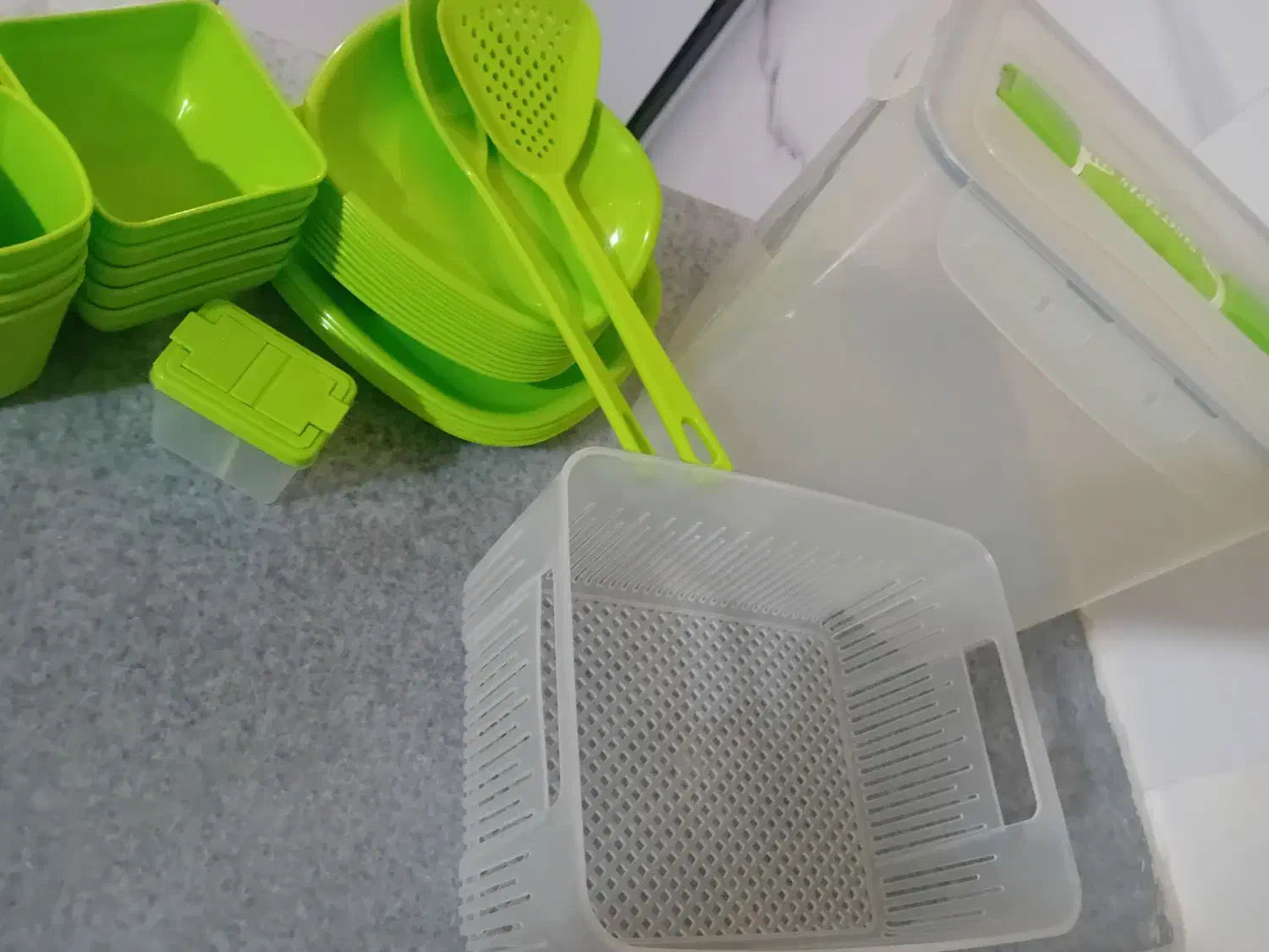 ظوروف پلاستیکی 5 نفره|ظروف نگهدارنده، پلاستیکی، یک‌بارمصرف|همدان, |دیوار