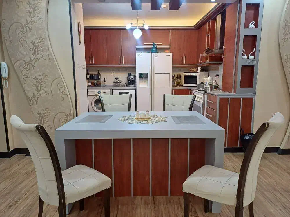 فروش کابینت تمام MDF سالم|میز و صندلی غذاخوری|فولادشهر, B7|دیوار