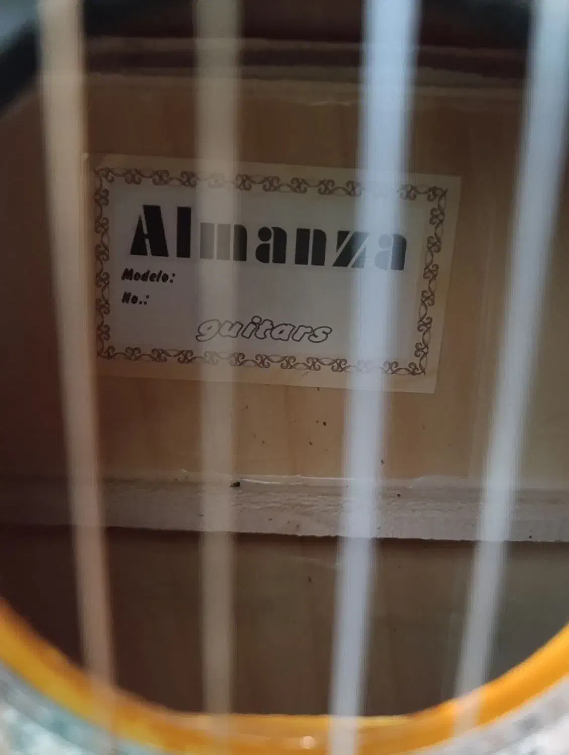 گیتار حرفه ای آلمانزا Almanza|گیتار، بیس، امپلیفایر|تهران, مینای شمالی (مخبر)|دیوار