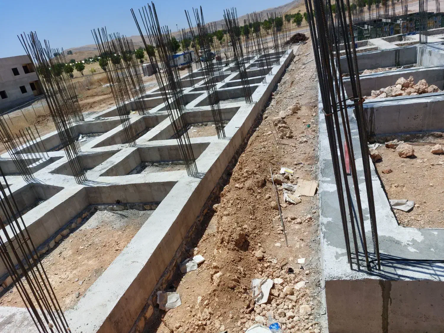 اجرای انواع آرموتوربندی قالب بندی،دیوارچینی،کف فرش|خدمات پیشه و مهارت|محمودآباد, |دیوار