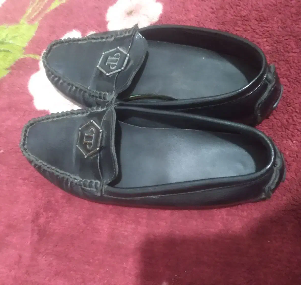 کفش|کیف، کفش، کمربند|ایرانشهر, |دیوار