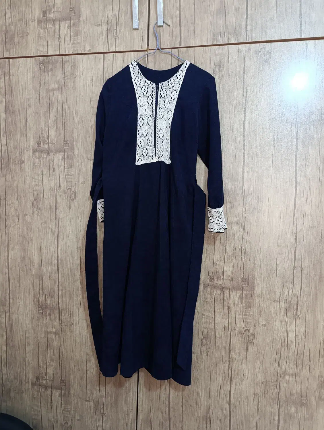 مانتو|لباس|رشت, نخودچر|دیوار