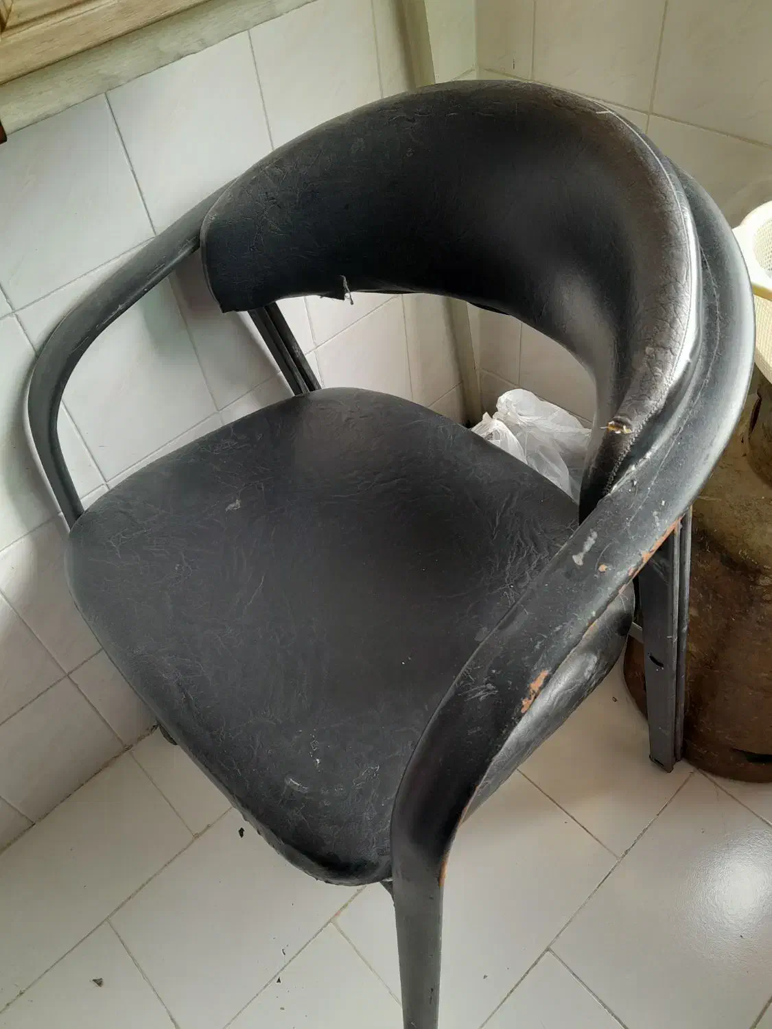 صندلی|صندلی و نیمکت|بندرعباس, |دیوار