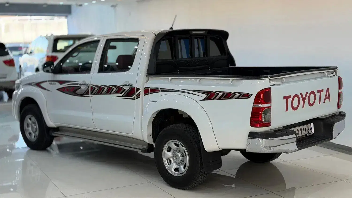 هایلوکس ۲۰۱۵ دیزل بی رنگ|خودرو سواری و وانت|شیراز, فرهنگ شهر|دیوار