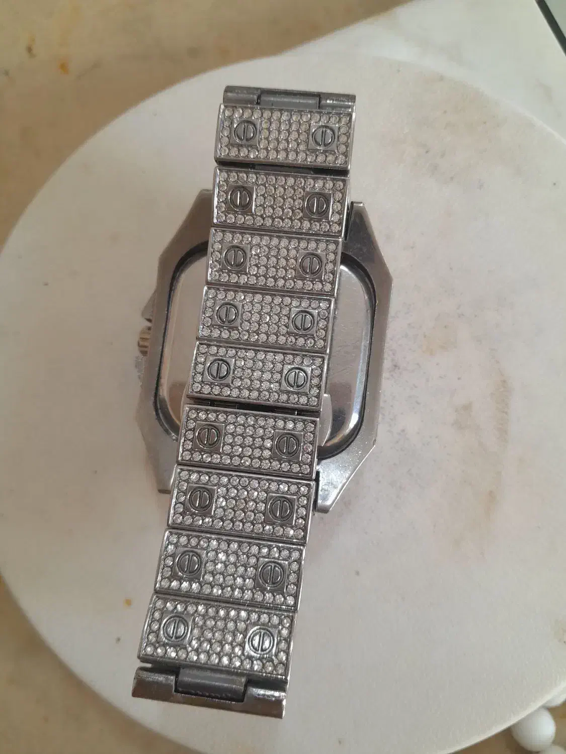 ساعت مچی      درملکان|ساعت|ملکان, |دیوار