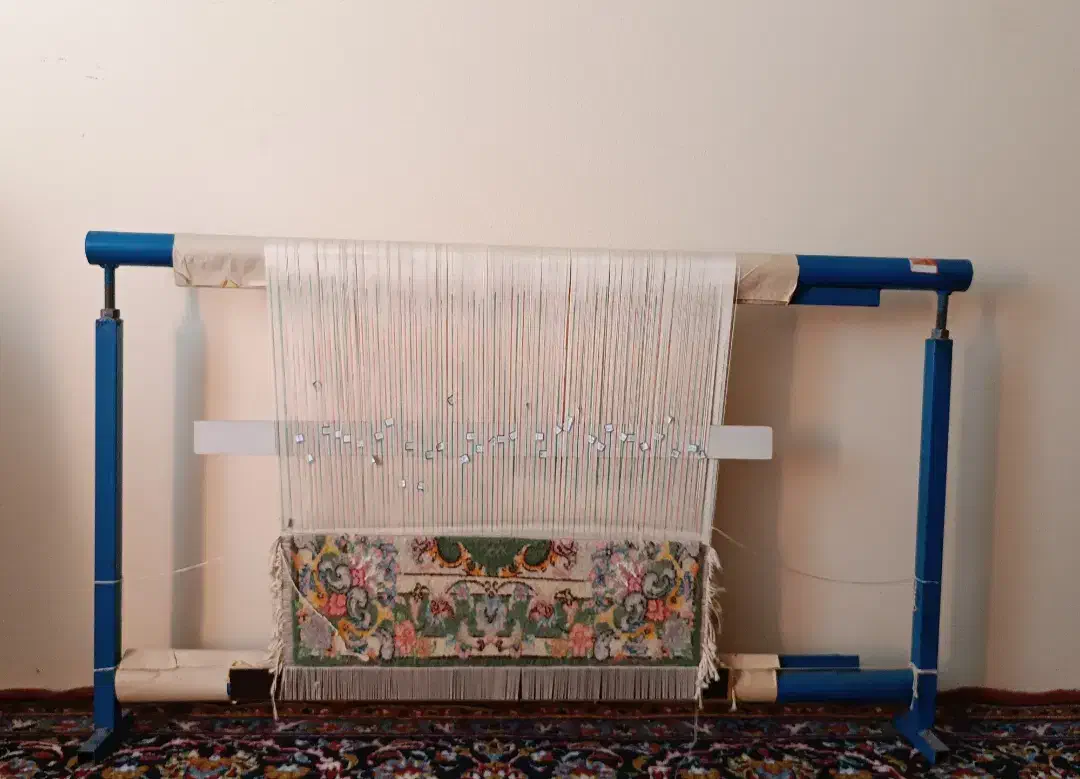 دار قالی با فرش نیمه کار پادری|فرش|کرمانشاه, |دیوار