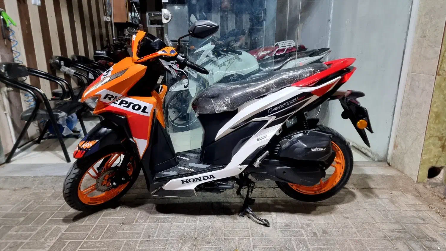 کلیک1400مدارک تکمیل سندبنام بدون مشابه|موتورسیکلت|بندرعباس, |دیوار