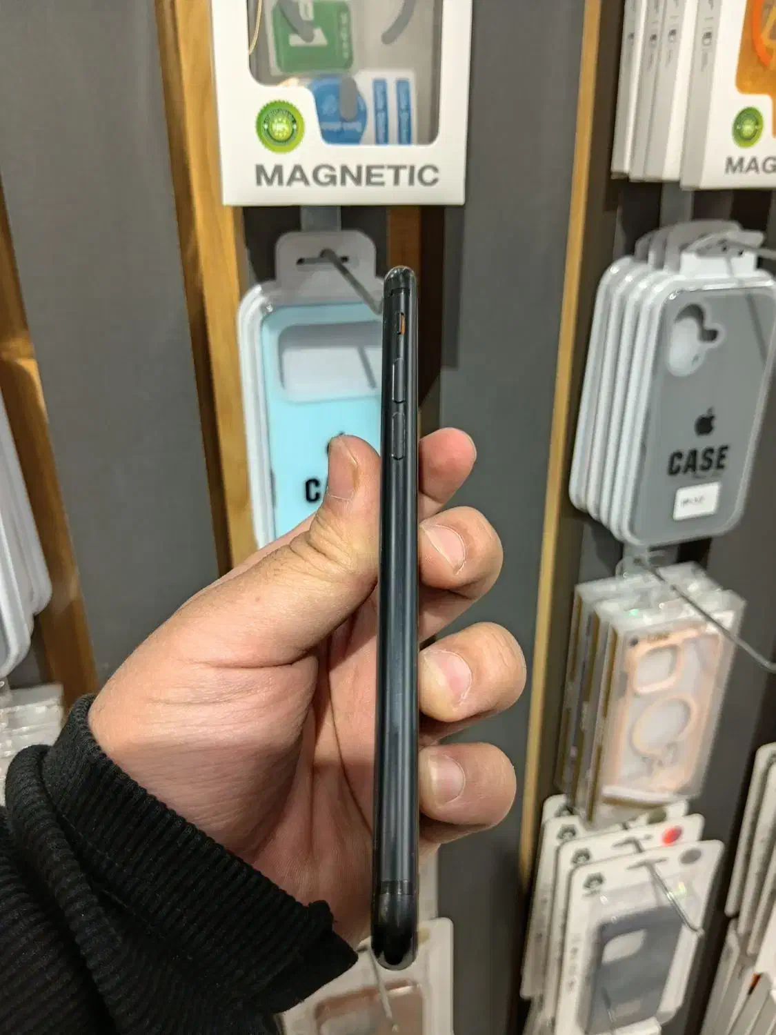 آیفون se 2020|موبایل|رشت, چله خانه|دیوار