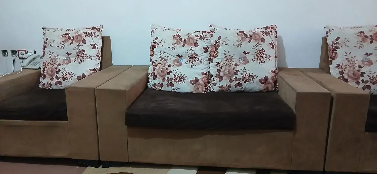 مبل ۸نفره سالم|مبلمان خانگی و میز عسلی|رشت, جماران|دیوار