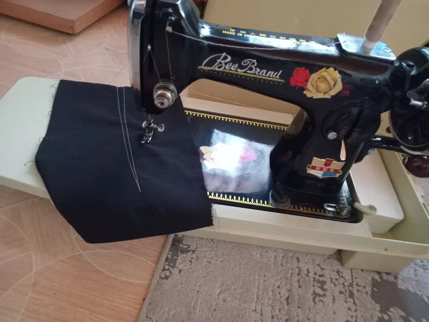 چرخ خیاطی دوگل|چرخ خیاطی و ریسندگی|عباس‌آباد, |دیوار